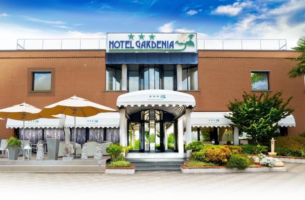 Hotel Gardenia Cermenate Eksteriør billede